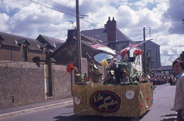 Iconographie - Défilé-cavalcade de la Saint-Laurent 1977