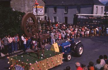 Iconographie - Défilé-cavalcade de la Saint-Laurent 1977