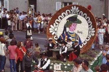 Iconographie - Défilé-cavalcade de la Saint-Laurent 1980