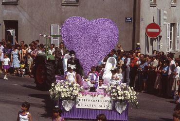 Iconographie - Défilé-cavalcade de la Saint-Laurent 1980