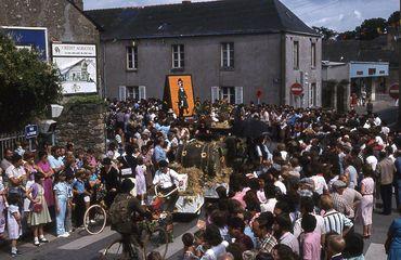 Iconographie - Défilé-cavalcade de la Saint-Laurent 1981