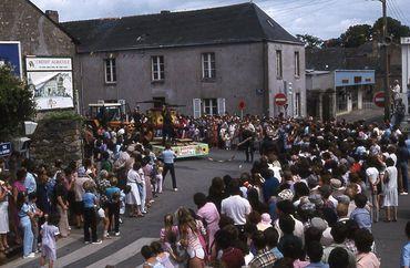 Iconographie - Défilé-cavalcade de la Saint-Laurent 1981