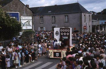 Iconographie - Défilé-cavalcade de la Saint-Laurent 1981