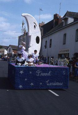 Iconographie - Défilé-cavalcade de la Saint-Laurent 1982