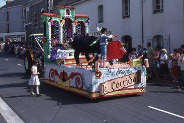 Iconographie - Défilé-cavalcade de la Saint-Laurent 1982