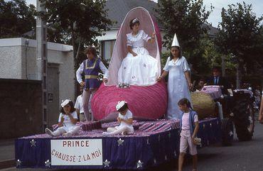 Iconographie - Défilé-cavalcade de la Saint-Laurent 1983