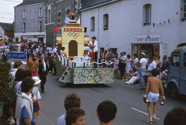 Iconographie - Défilé-cavalcade de la Saint-Laurent 1984