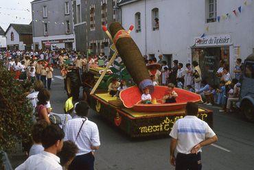 Iconographie - Défilé-cavalcade de la Saint-Laurent 1984