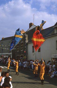 Iconographie - Défilé-cavalcade de la Saint-Laurent 1984