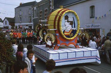 Iconographie - Défilé-cavalcade de la Saint-Laurent 1984