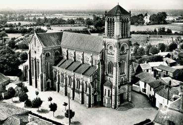 Iconographie - La façade de l'église vue du ciel