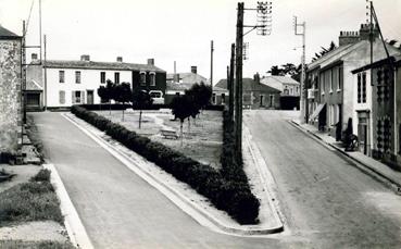 Iconographie - Le square devant la mairie