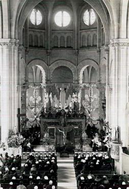 Iconographie - Mission de 1938 - Le choeur de l'église