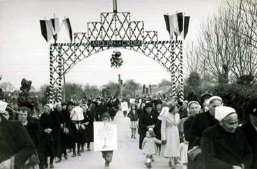 Iconographie - Mission du 12 mars 1950 -  Arc "Amour de la croix"