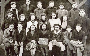 Iconographie - Photo de classe - Ecole publique des Noyers - Année 1949