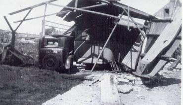Iconographie - Le garage des Cars Durand après le bombardement du 17 juin 1940