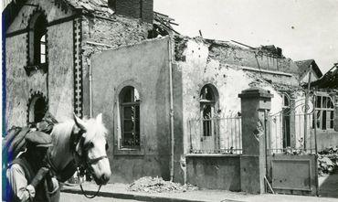 Iconographie - Maison Allaire après le bombardement du 17 juin 1940