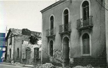 Iconographie - Maison Allaire après le bombardement du 17 juin 1940