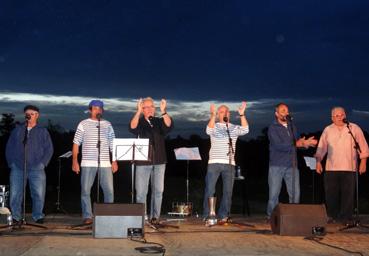 Iconographie - Le groupe de chants de marins Touline en concert à Martinet