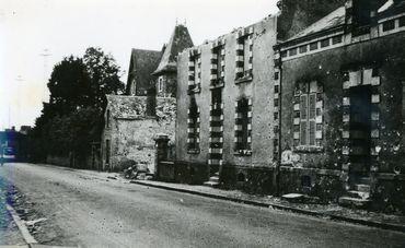Iconographie - Maison Gahier après le bombardement du 17 juin 1940