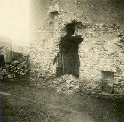 Iconographie - Maison Le Garnec après le bombardement du 17 juin 1940