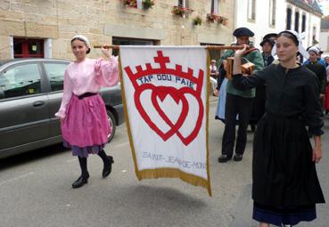 Iconographie - Festival des régions d?Europe ARZ POBL 