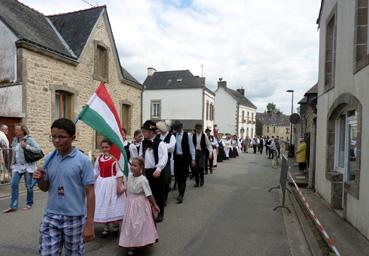 Iconographie - Festival des régions d?Europe ARZ POBL 