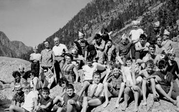 Iconographie - Voyage à Lourdes - Pose près du lac de Gaube, en septembre