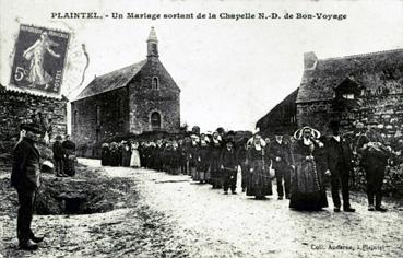 Iconographie - Un mariage sortant de la chapelle N.-D. de Bon Voyage