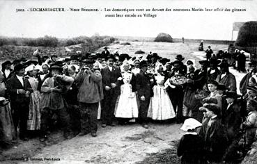 Iconographie - Noce bretonne - Les domestiques vont au devant des nouveaux mariés leur offrir des gâteaux