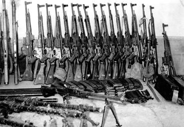 Iconographie - Une collecte de fusils en Algérie