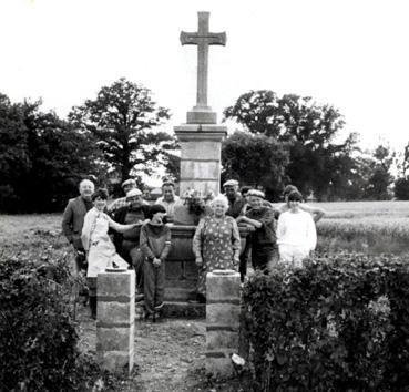 Iconographie - Remise en état de la croix de La Lissonnière