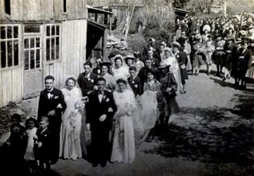 Iconographie - Mariage de cinq couples - Cortège sur la route de Saint-André