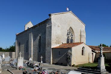 Iconographie - L'église templière vue du cimetière