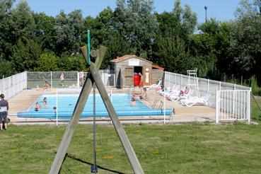 Iconographie - Camping l'Île Cariot - La piscine