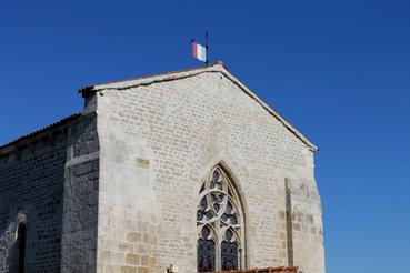 Iconographie - Le drapeau sur le pignon de l'église templière