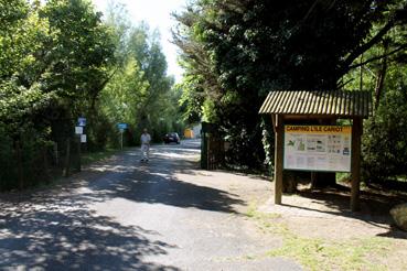 Iconographie - Camping l'Île Cariot - L'accueil