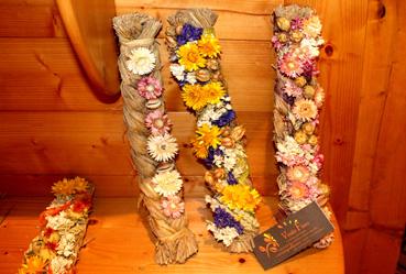 Iconographie - Vendée Fleurs - Fabrication d'objets à partir des fleurs.