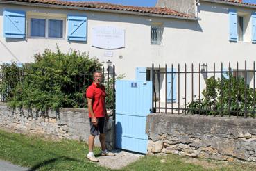 Iconographie - L'Enclos bleu - Gîtes et chambres d'hôtes, Christian Tiffeau