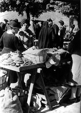 Iconographie - Scéne de marché à Fontenay le Comte