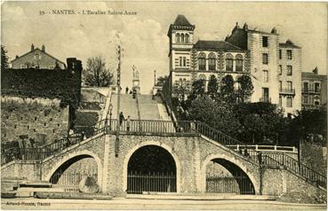 Iconographie - L'escalier Sainte-Anne