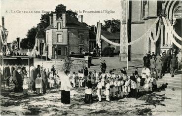 Iconographie - Sortie de la procession à l'église