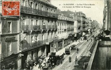 Iconographie - La rue Ville-ès-Martin à la hauteur de l'Hôtel de Bretagne
