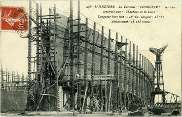 Iconographie - Le cuirassé "Condorcet" sur cale construit aux chantiers de la Loire