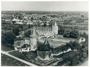 Iconographie - Vue aérienne du Château de la Groulaie