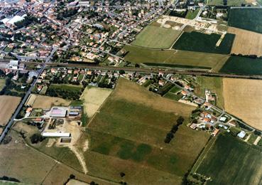 Iconographie - Le bourg, partie Nord, et le Pré Clos