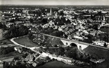 Iconographie - Vue générale - Le viaduc et le village de la Guillerie