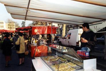 Iconographie - Maison Royer, production d'escargots - Vente sur les marchés