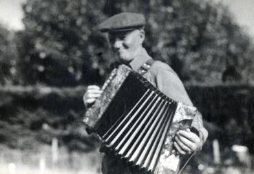 Iconographie - Henri Pontoizeau (1903-1985) accordéoniste