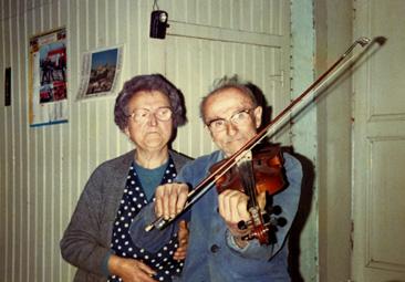Iconographie - Le violoneux Henri Douillard (1904-1991) et son épouse